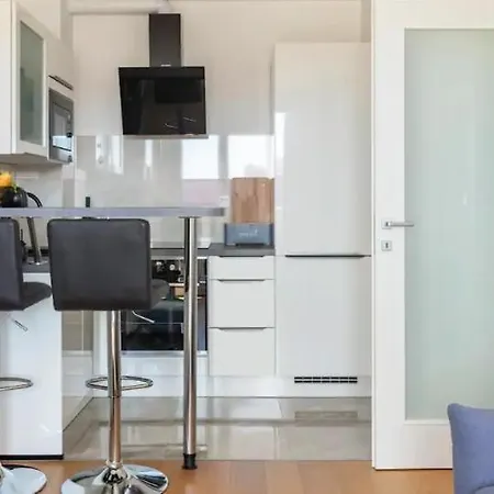 Bookkeeper's Apartment Split